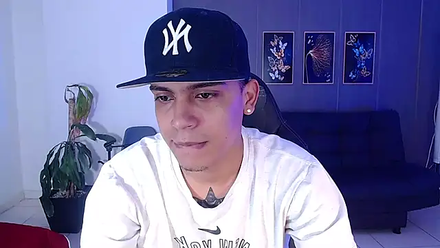 Snapshot of david_santos16 chatting on 09-17-25, 03:19 david santos16 online show from 09-17-25, 03:19