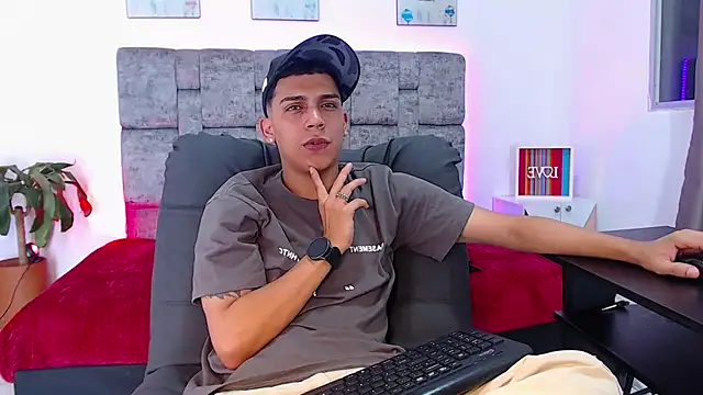 Snapshot of david_santos16 chatting on 09-22-25, 11:18 david santos16 online show from 09-22-25, 11:18