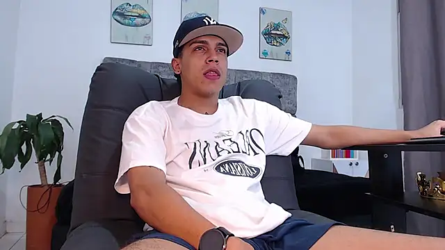 Snapshot of david_santos16 chatting on 10-18-25, 03:42 david santos16 online show from 10-18-25, 03:42