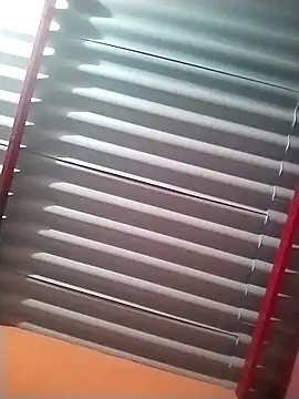 Snapshot of KingMaxiZ chatting on 10-17-25, 06:05 KingMaxiZ online show from 10-17-25, 06:05