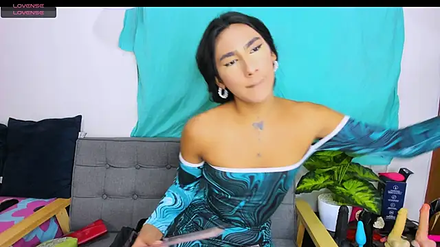 zou quira online show from 11-10-25, 12:42