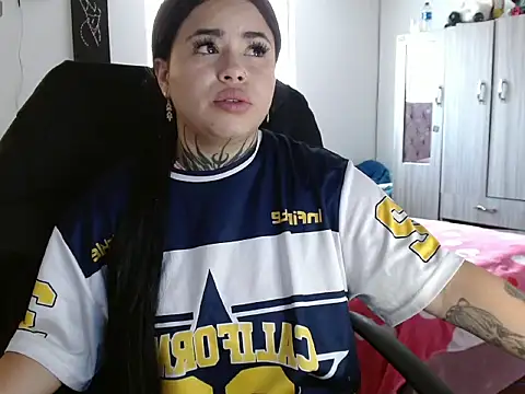Snapshot of selena_rose_____ chatting on 03-13-26, 05:41 selena rose online show from 03-13-26, 05:41