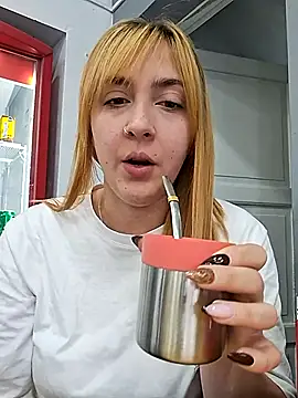 Snapshot of ayebran chatting on 09-08-25, 08:41 ayebran online show from 09-08-25, 08:41