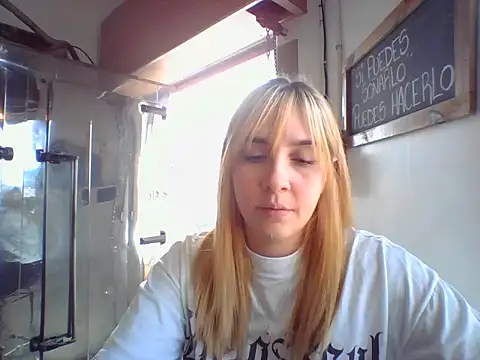 Snapshot of ayebran chatting on 09-13-25, 04:07 ayebran online show from 09-13-25, 04:07