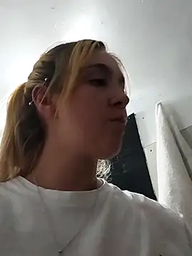 Snapshot of ayebran chatting on 10-20-25, 09:04 ayebran online show from 10-20-25, 09:04