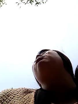 quynhkoolbae online show from 04-17-26, 01:19