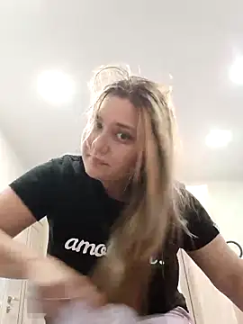 Snapshot of ivorywhisper chatting on 09-15-25, 07:58 ivorywhisper online show from 09-15-25, 07:58