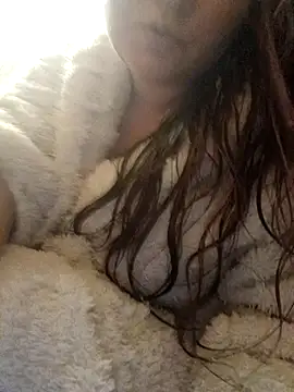 Snapshot of ivorywhisper chatting on 10-13-25, 08:42 ivorywhisper online show from 10-13-25, 08:42