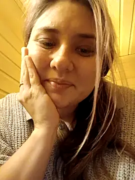 Snapshot of ivorywhisper chatting on 10-17-25, 06:43 ivorywhisper online show from 10-17-25, 06:43