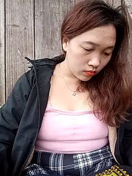 miumiu 00 online show from 11-11-25, 12:21