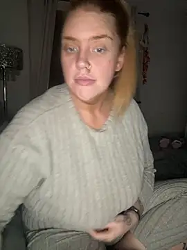 Snapshot of MysteriousMylaX chatting on 12-19-25, 06:15 MysteriousMylaX online show from 12-19-25, 06:15