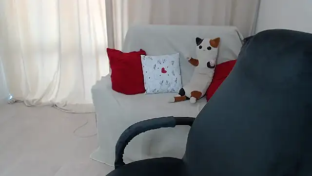 Snapshot of AdelinaLawson chatting on 03-19-25, 06:14 AdelinaLawson online show from 03-19-25, 06:14