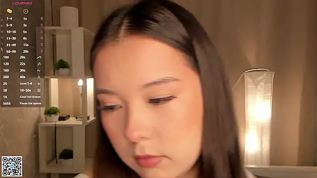 AlberthaEscue online show from 11-16-25, 04:07