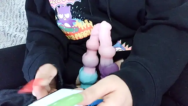 Snapshot of fetishslut4u chatting on 09-13-25, 03:23 fetishslut4u online show from 09-13-25, 03:23