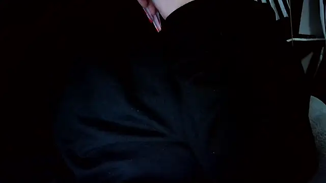 Snapshot of fetishslut4u chatting on 09-27-25, 04:06 fetishslut4u online show from 09-27-25, 04:06