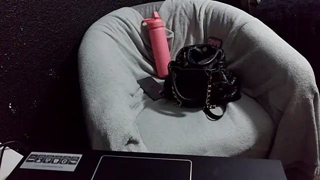 Snapshot of fetishslut4u chatting on 10-04-25, 11:52 fetishslut4u online show from 10-04-25, 11:52