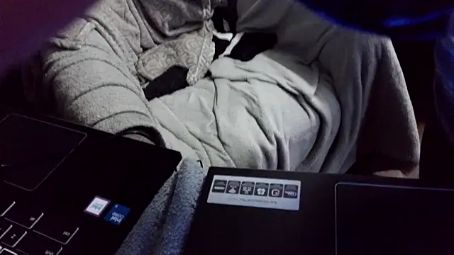 Snapshot of fetishslut4u chatting on 10-11-25, 05:17 fetishslut4u online show from 10-11-25, 05:17