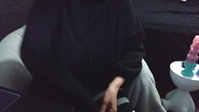 Snapshot of fetishslut4u chatting on 10-15-25, 12:38 fetishslut4u online show from 10-15-25, 12:38