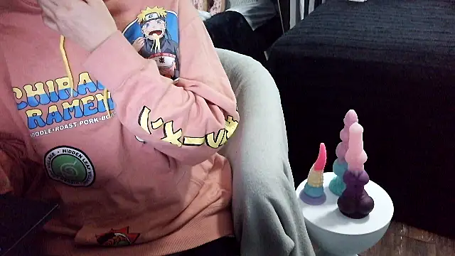 Snapshot of fetishslut4u chatting on 10-29-25, 02:30 fetishslut4u online show from 10-29-25, 02:30