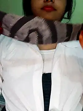 Snapshot of Desi_masti69 chatting on 09-10-25, 04:40 Desi masti69 online show from 09-10-25, 04:40