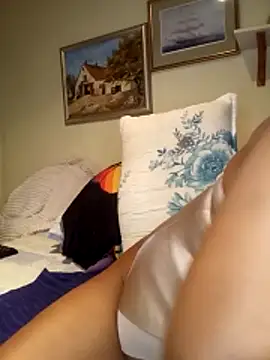 Snapshot of Missparis chatting on 11-21-25, 08:29 Missparis online show from 11-21-25, 08:29