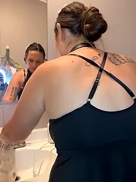 lillylooney online show from 09-24-25, 05:33