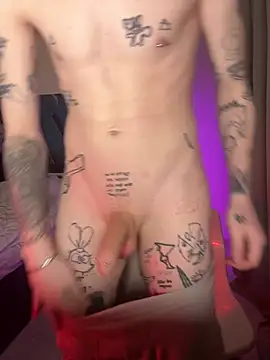 Snapshot of davesinner chatting on 02-16-26, 09:44 davesinner online show from 02-16-26, 09:44