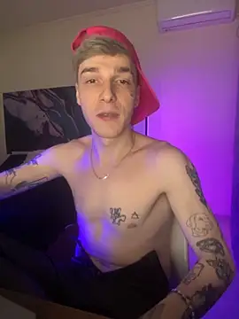 Snapshot of davesinner chatting on 02-17-26, 11:33 davesinner online show from 02-17-26, 11:33