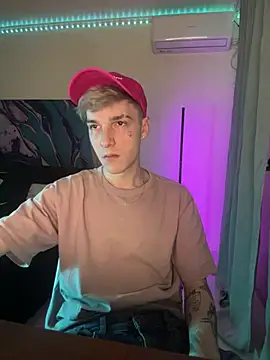 Snapshot of davesinner chatting on 02-21-26, 05:41 davesinner online show from 02-21-26, 05:41