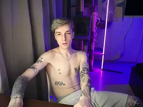 Snapshot of davesinner chatting on 02-27-26, 11:05 davesinner online show from 02-27-26, 11:05