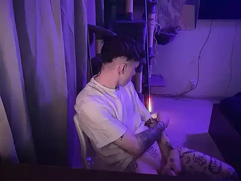 Snapshot of davesinner chatting on 03-03-26, 07:20 davesinner online show from 03-03-26, 07:20