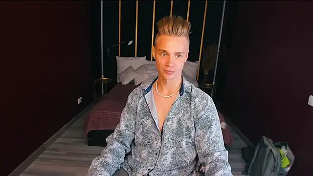 LawrenceMiles online show from 09-21-25, 04:47