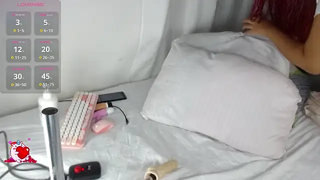 Snapshot of Brianna22_ chatting on 09-18-25, 03:41 Brianna22 online show from 09-18-25, 03:41