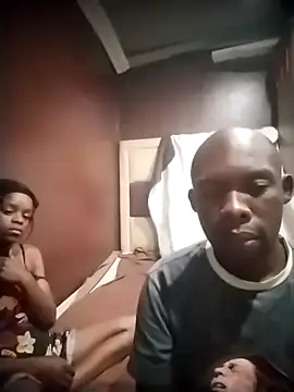 TinnyVsGiant online show from 10-26-25, 08:59