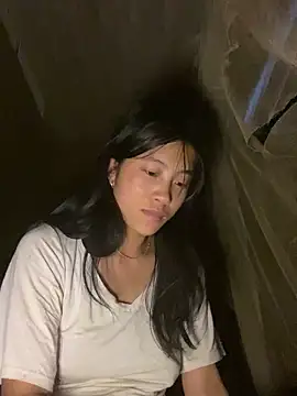 EmLy02 online show from 09-11-25, 03:12