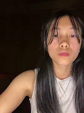 EmLy02 online show from 10-01-25, 04:02