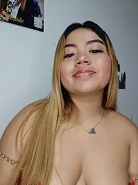 Snapshot of Emily__Hott chatting on 06-03-26, 03:20 Emily Hott online show from 06-03-26, 03:20