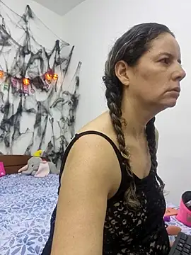 Nina vallon online show from 10-21-25, 10:38