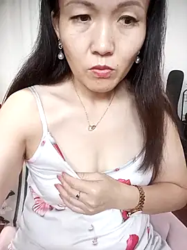 Snapshot of Joanna1122 chatting on 09-23-25, 04:59 Joanna1122 online show from 09-23-25, 04:59