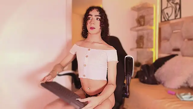 Snapshot of Ballesteros_ chatting on 01-13-26, 05:02 Ballesteros online show from 01-13-26, 05:02