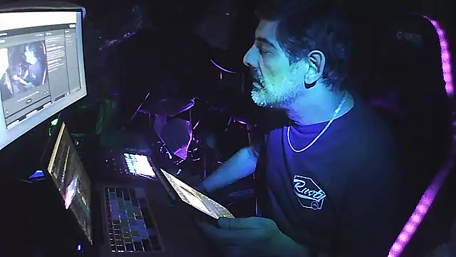 Rod Contreras ARG online show from 11-08-25, 03:07