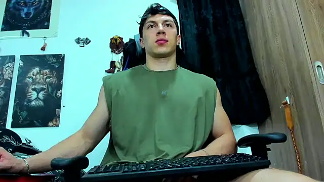 Snapshot of javiersexymann chatting on 03-04-25, 05:42 javiersexymann online show from 03-04-25, 05:42