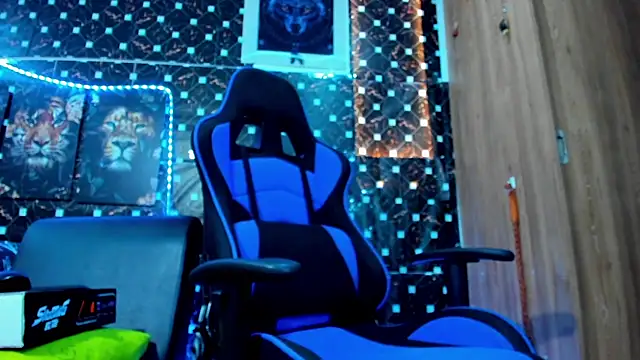 Snapshot of javiersexymann chatting on 09-11-25, 05:35 javiersexymann online show from 09-11-25, 05:35