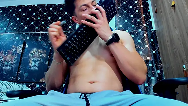 javiersexymann online show from 02-18-26, 07:43