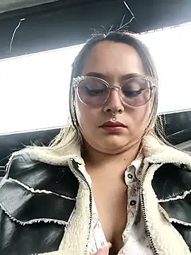 Eiimy pretty online show from 12-05-25, 07:21