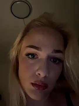 Snapshot of DaryaDoll chatting on 12-17-25, 10:16 DaryaDoll online show from 12-17-25, 10:16