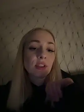 Snapshot of DaryaDoll chatting on 12-18-25, 11:55 DaryaDoll online show from 12-18-25, 11:55