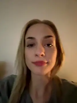 Snapshot of DaryaDoll chatting on 03-05-26, 03:02 DaryaDoll online show from 03-05-26, 03:02