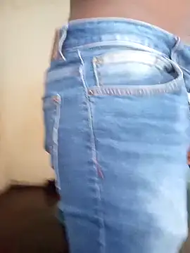 Snapshot of small_D94 chatting on 12-20-25, 01:40 small D94 online show from 12-20-25, 01:40