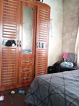 Snapshot of small_D94 chatting on 02-13-26, 02:35 small D94 online show from 02-13-26, 02:35